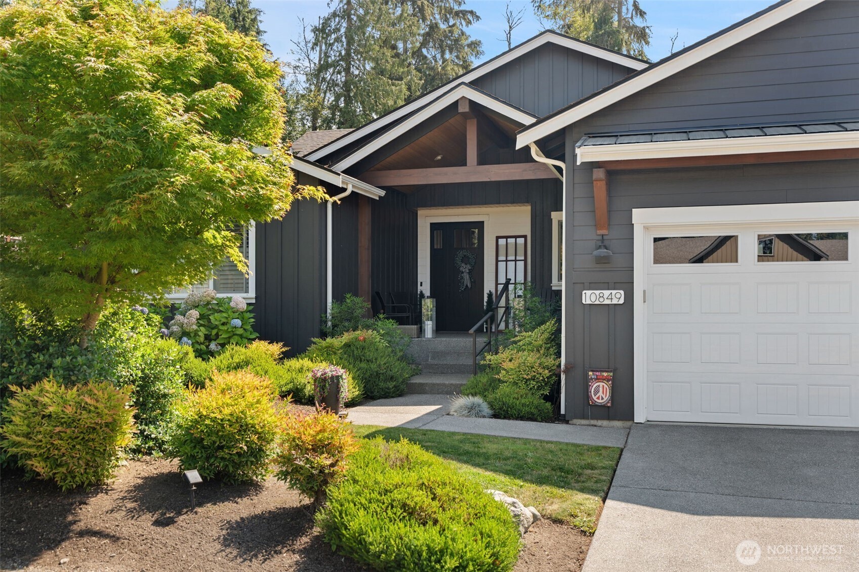 10849 NE Apple Tree Point Lane — photo