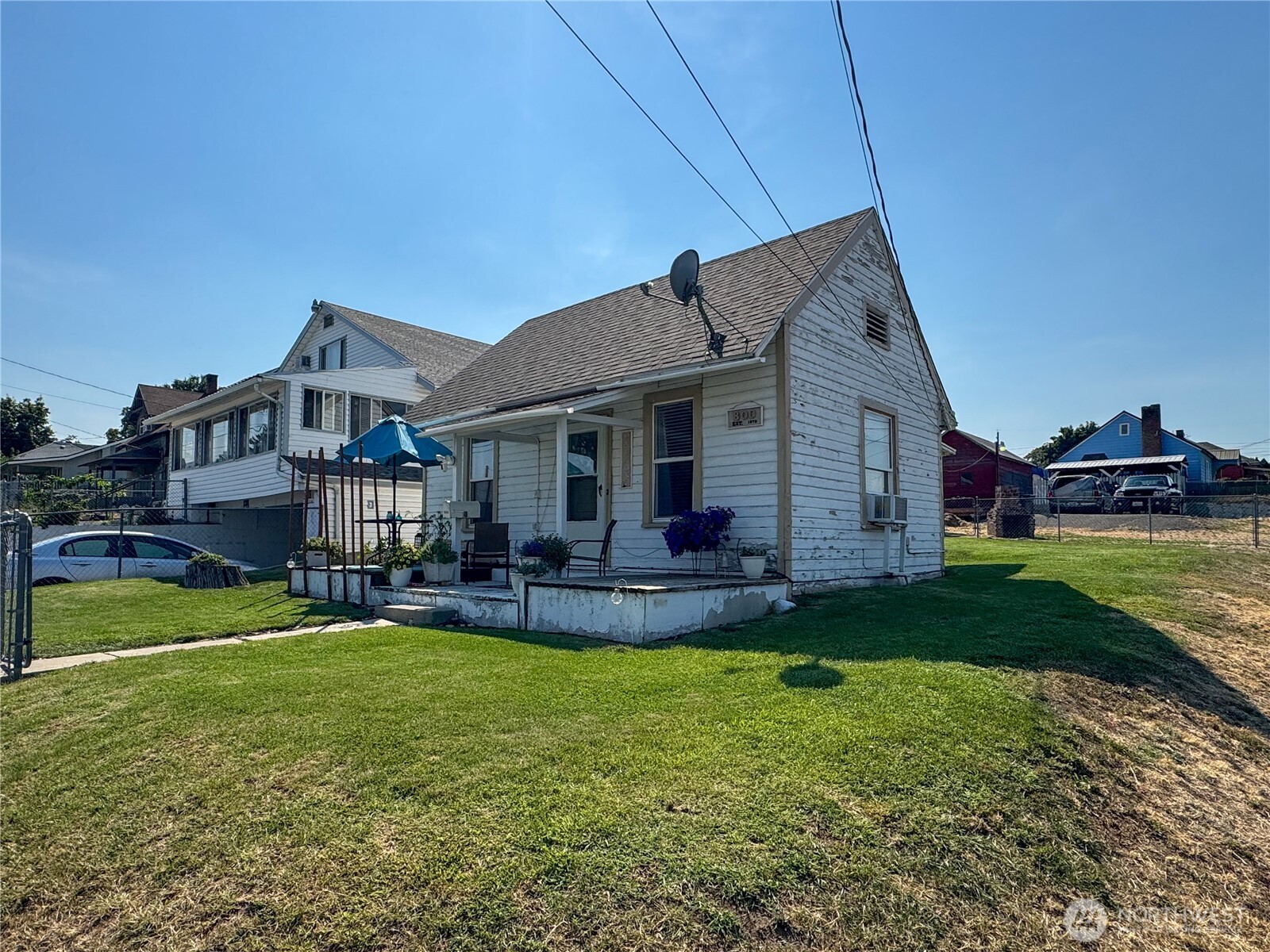 800 Methow Street — photo