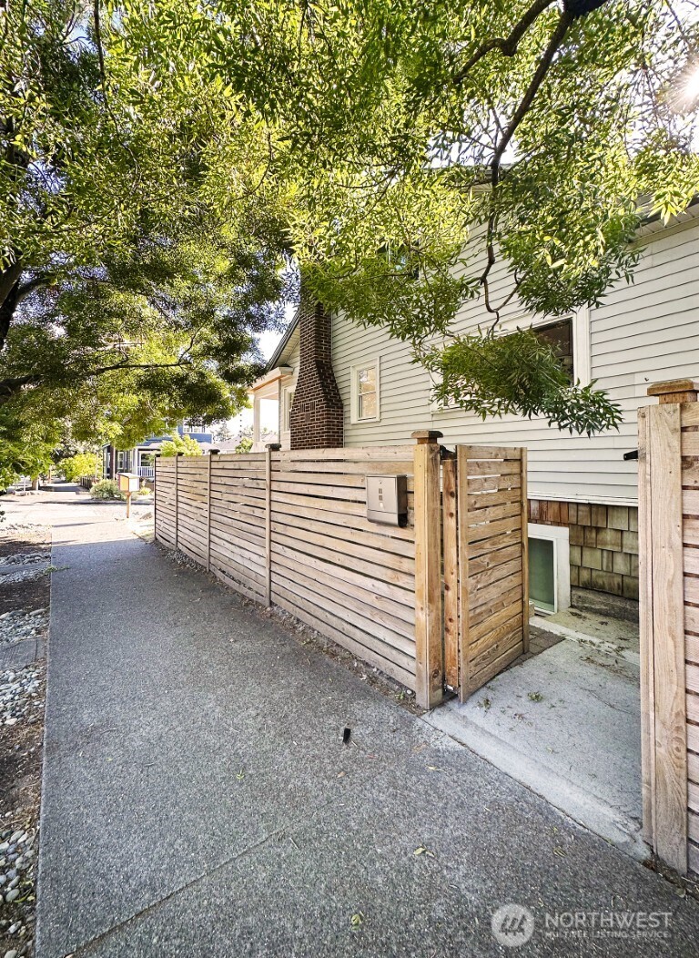 300 NW 47th Street #Adu — photo