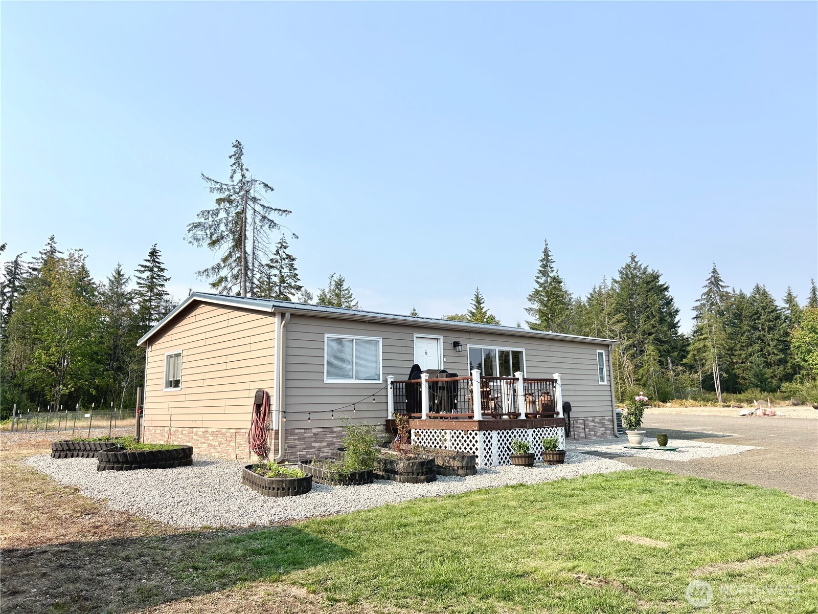 320 E Lonesome Creek Road — photo