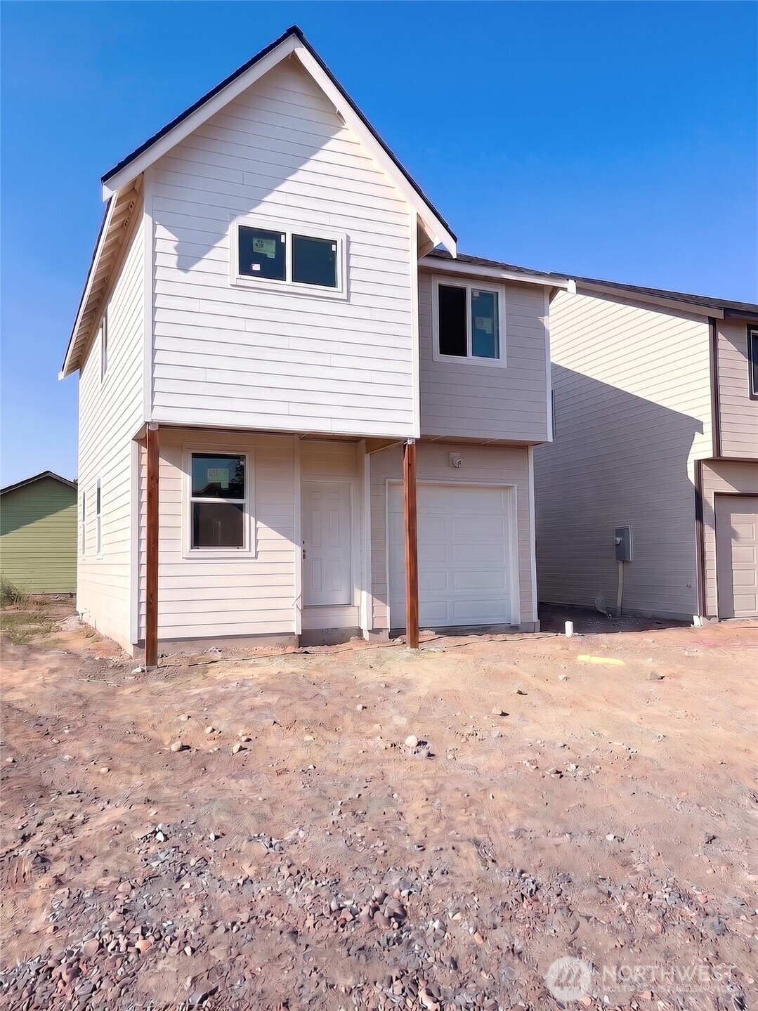 786 McCauley Ave — photo