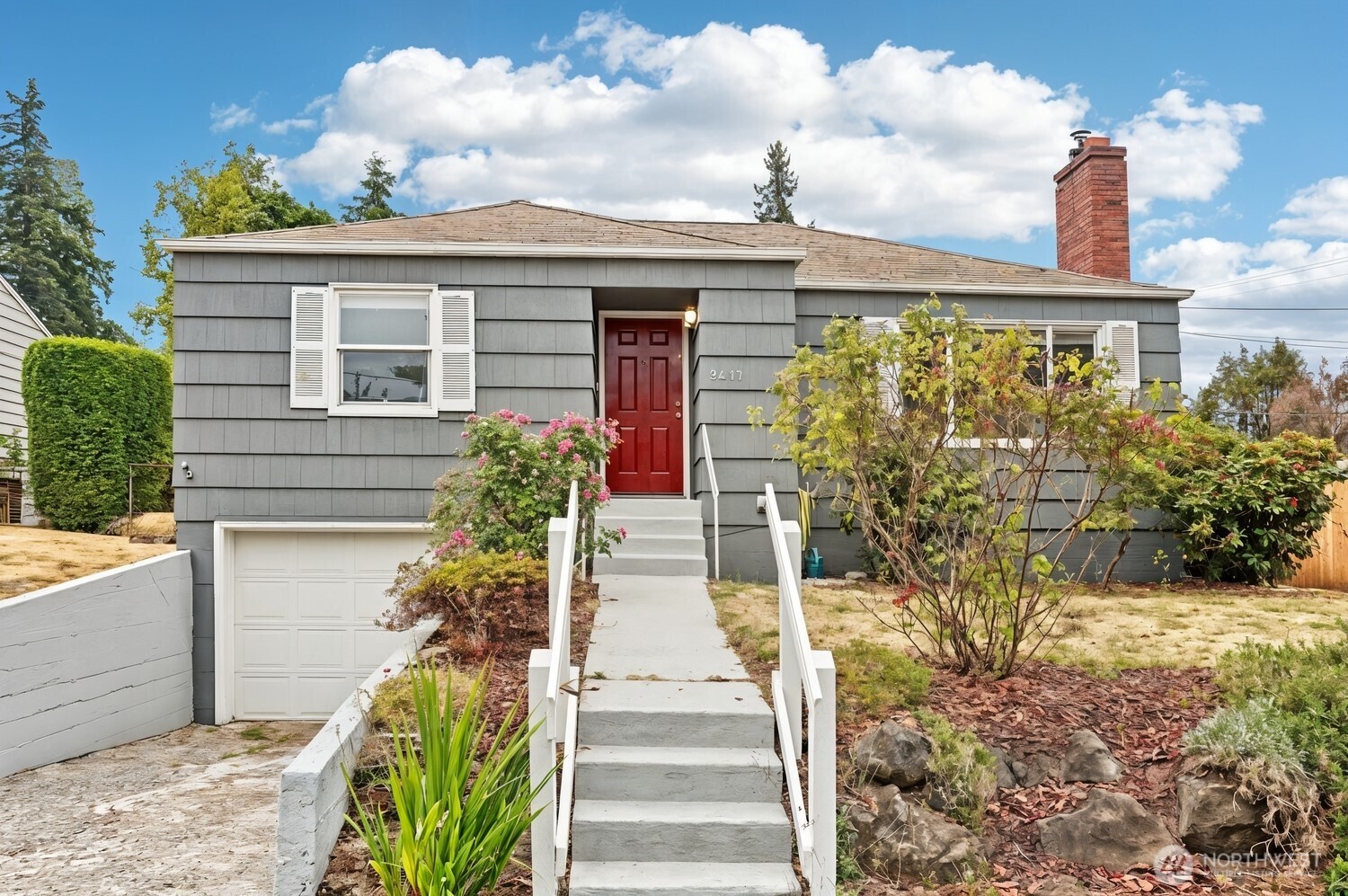 9417 44th Place NE — photo