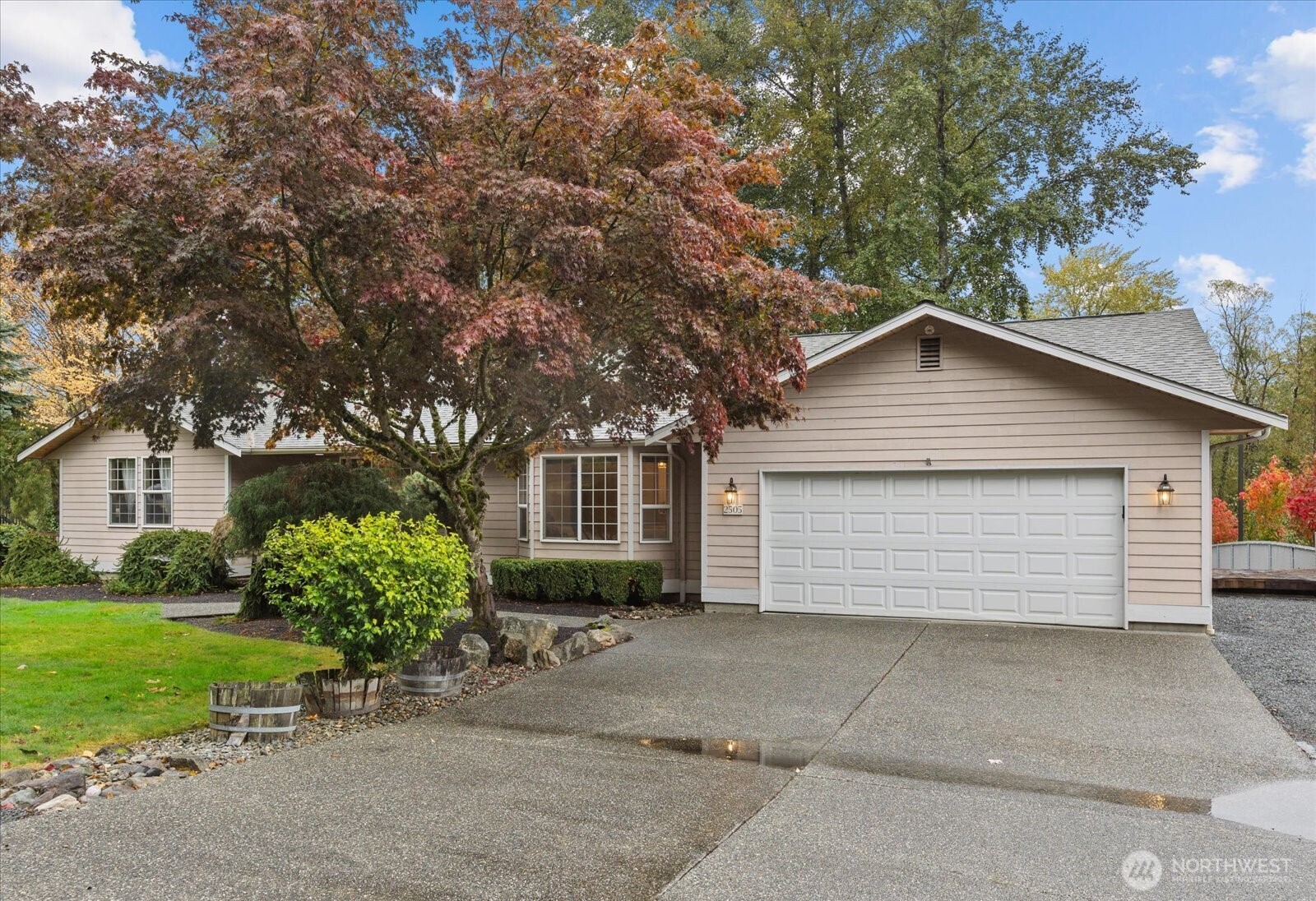 2505 Lake Drive — photo