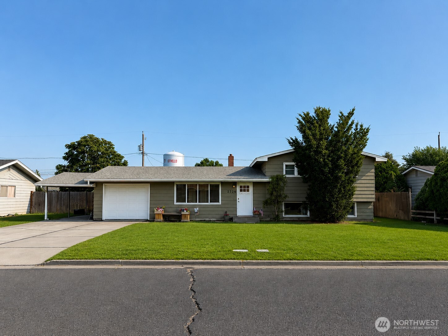 1326 E Elm Street — photo