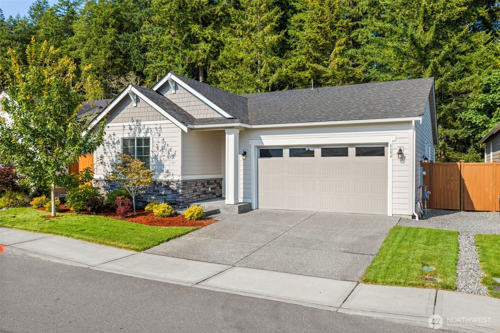 6684 Skipper Lane SE — photo
