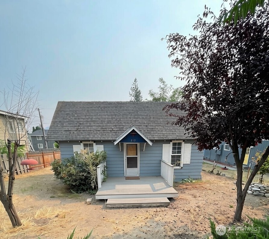219 W Highland Avenue — photo