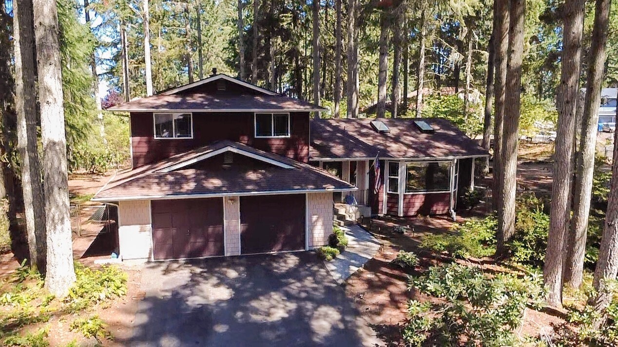 4804 Beverly Drive NE — photo