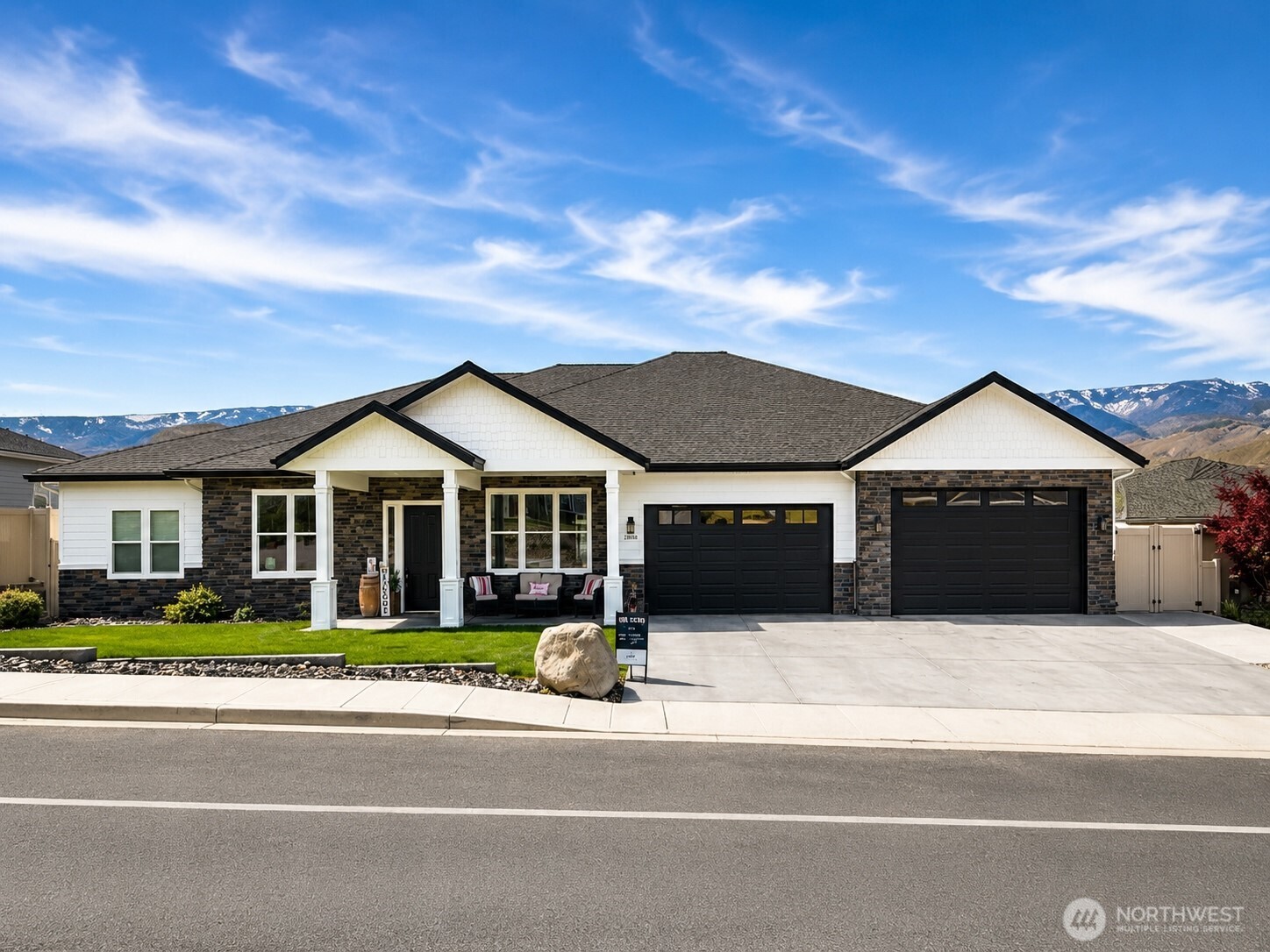 2858 SE Falcon View Drive — photo