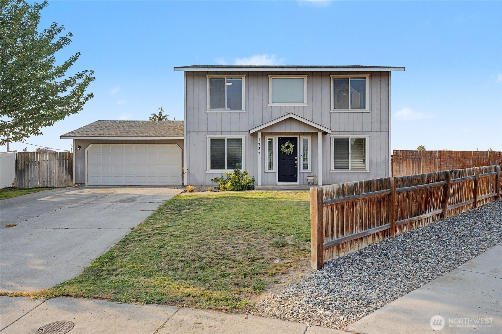 1737 W Mockingbird Street — photo