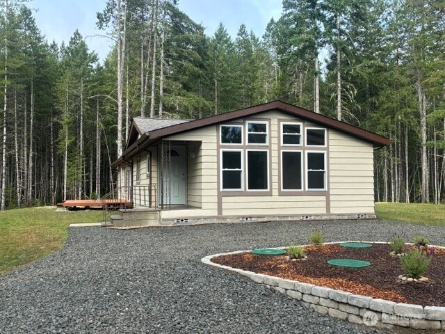 797 NE Blacksmith Drive — photo