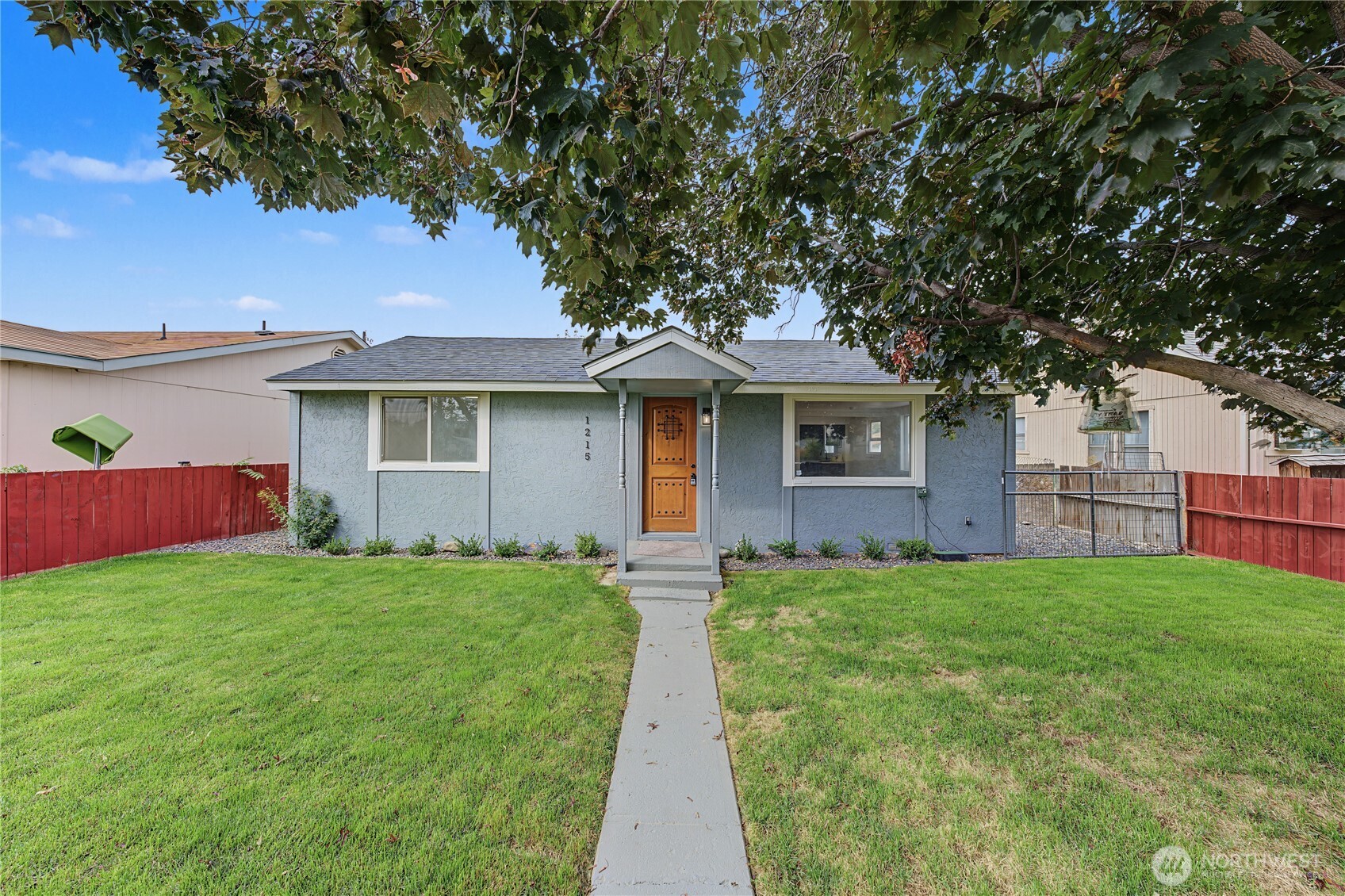 1215 Yakima Street SE — photo