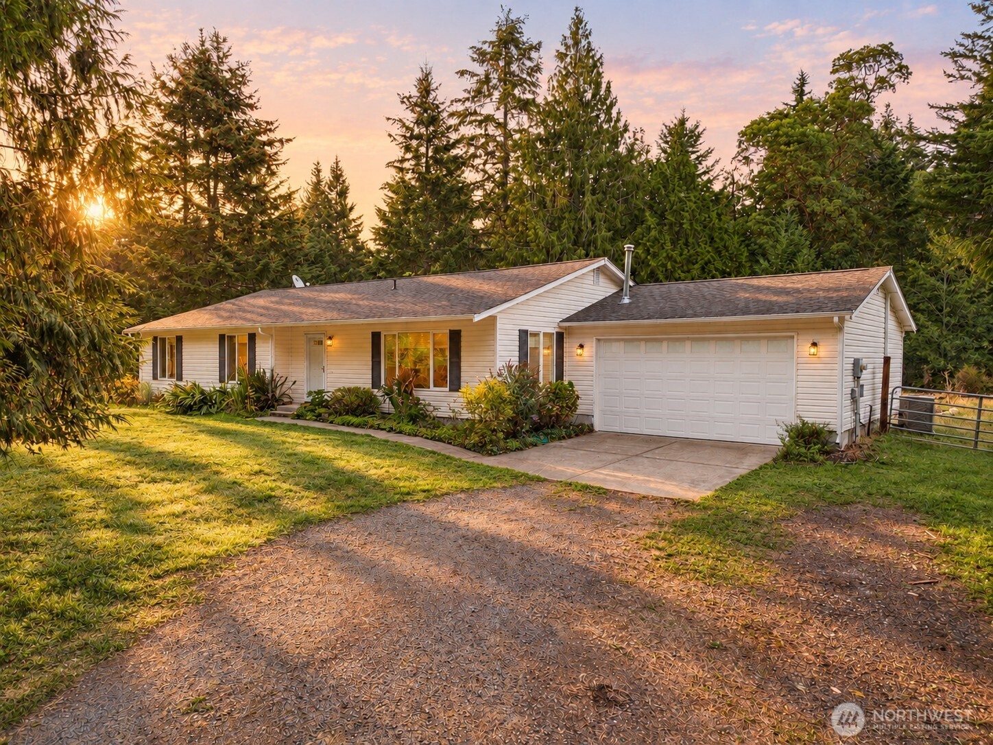 1011 E Sunset Hill Road — photo