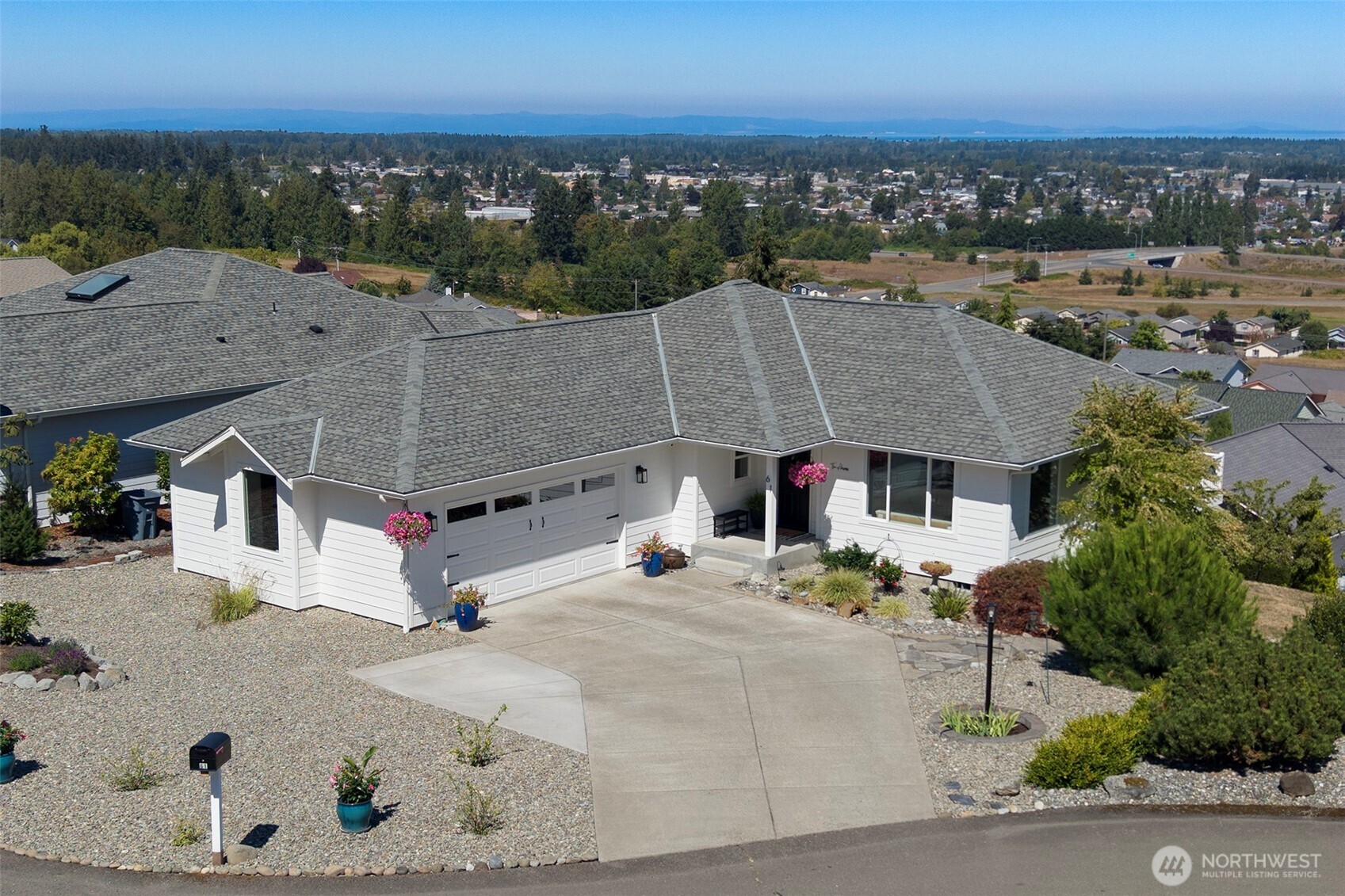 61 Jade Circle — photo