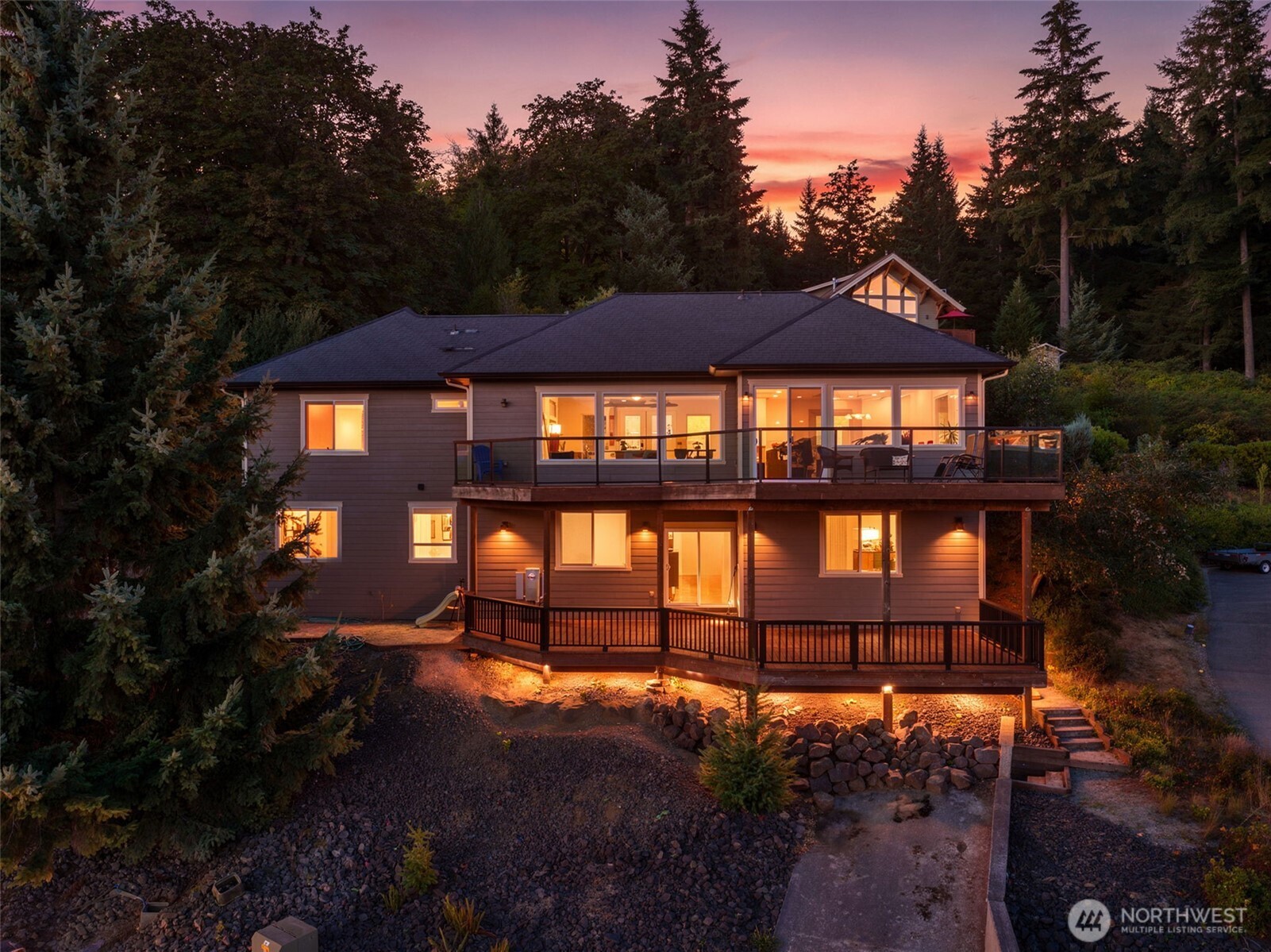 403 SE Crestview Drive — photo