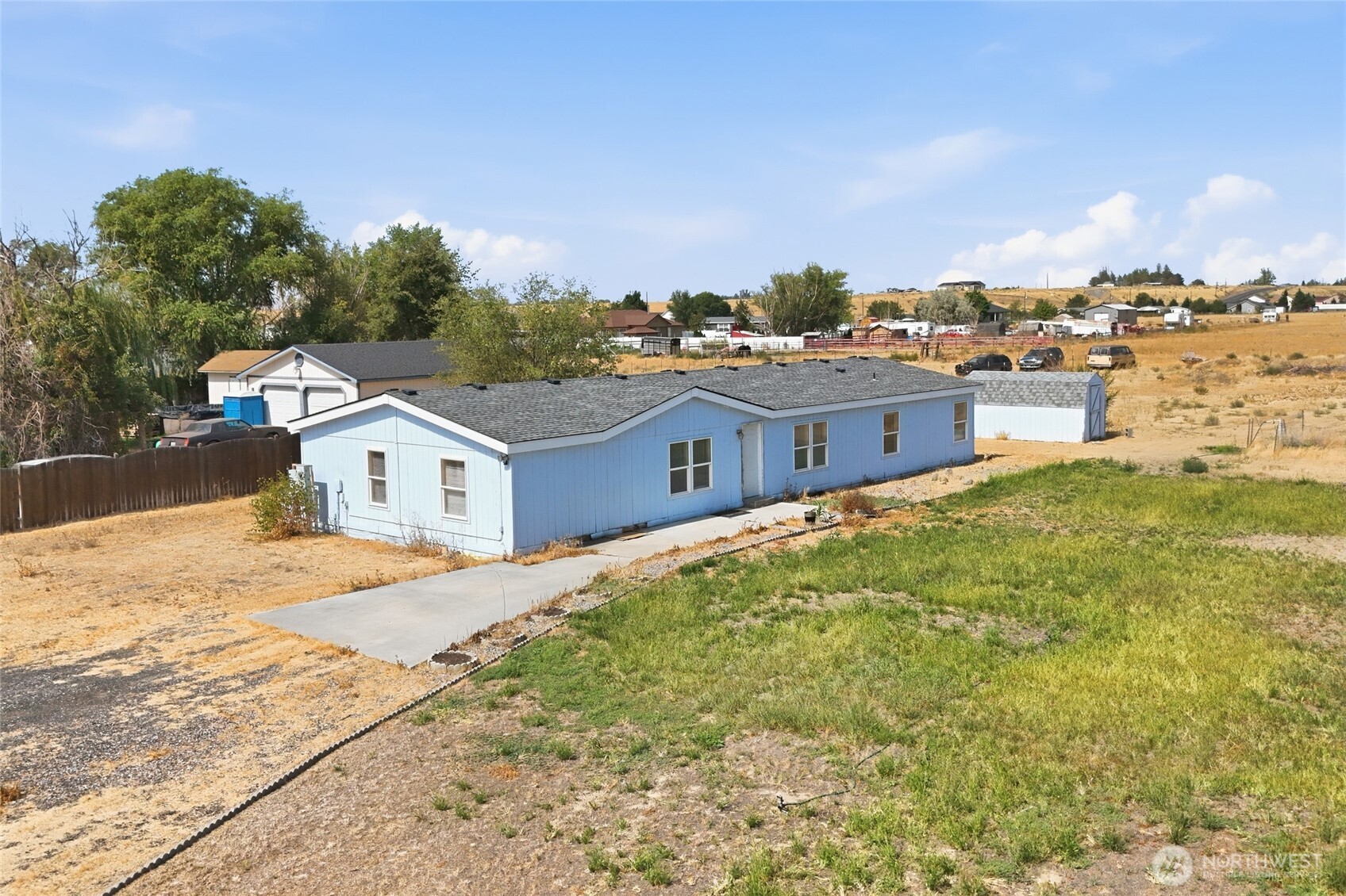 6102 Road 3 NE — photo