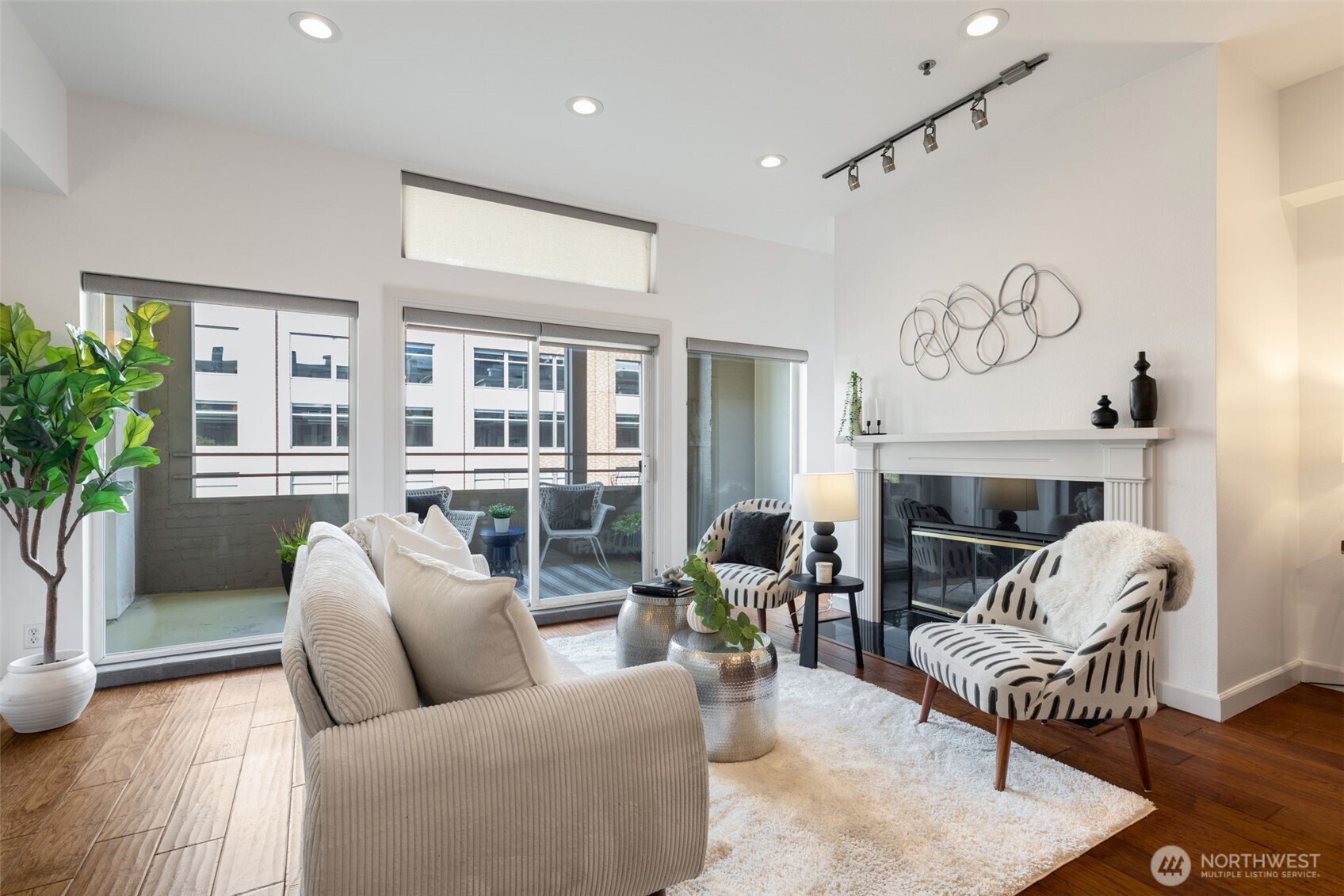 526 1st Avenue S #420 — photo