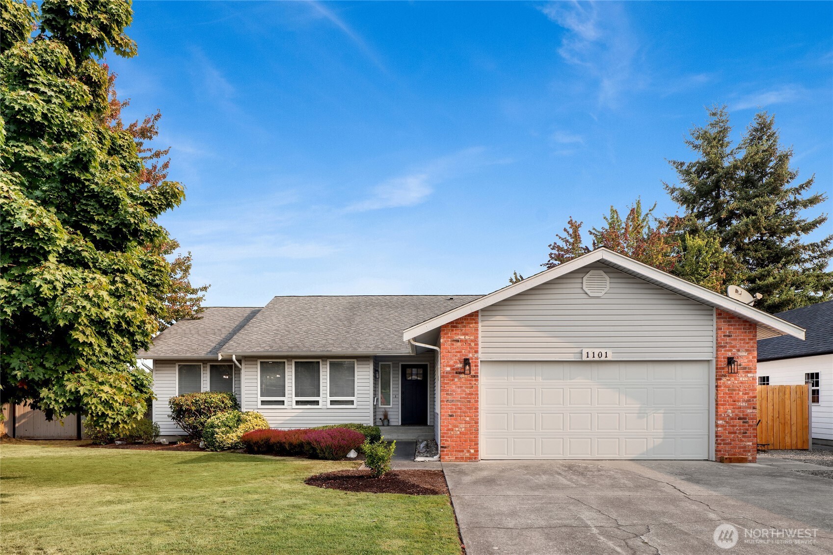 1101 Cascade Way — photo