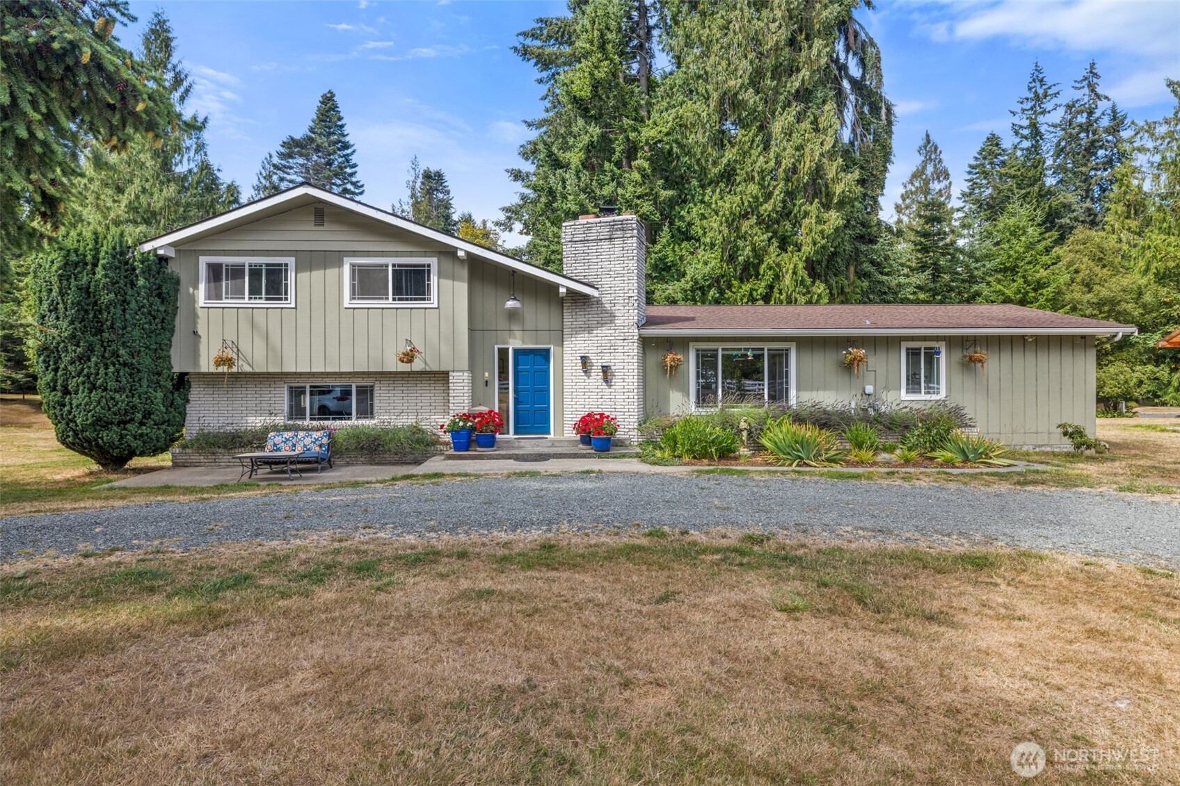 50 Mapleton Way — photo