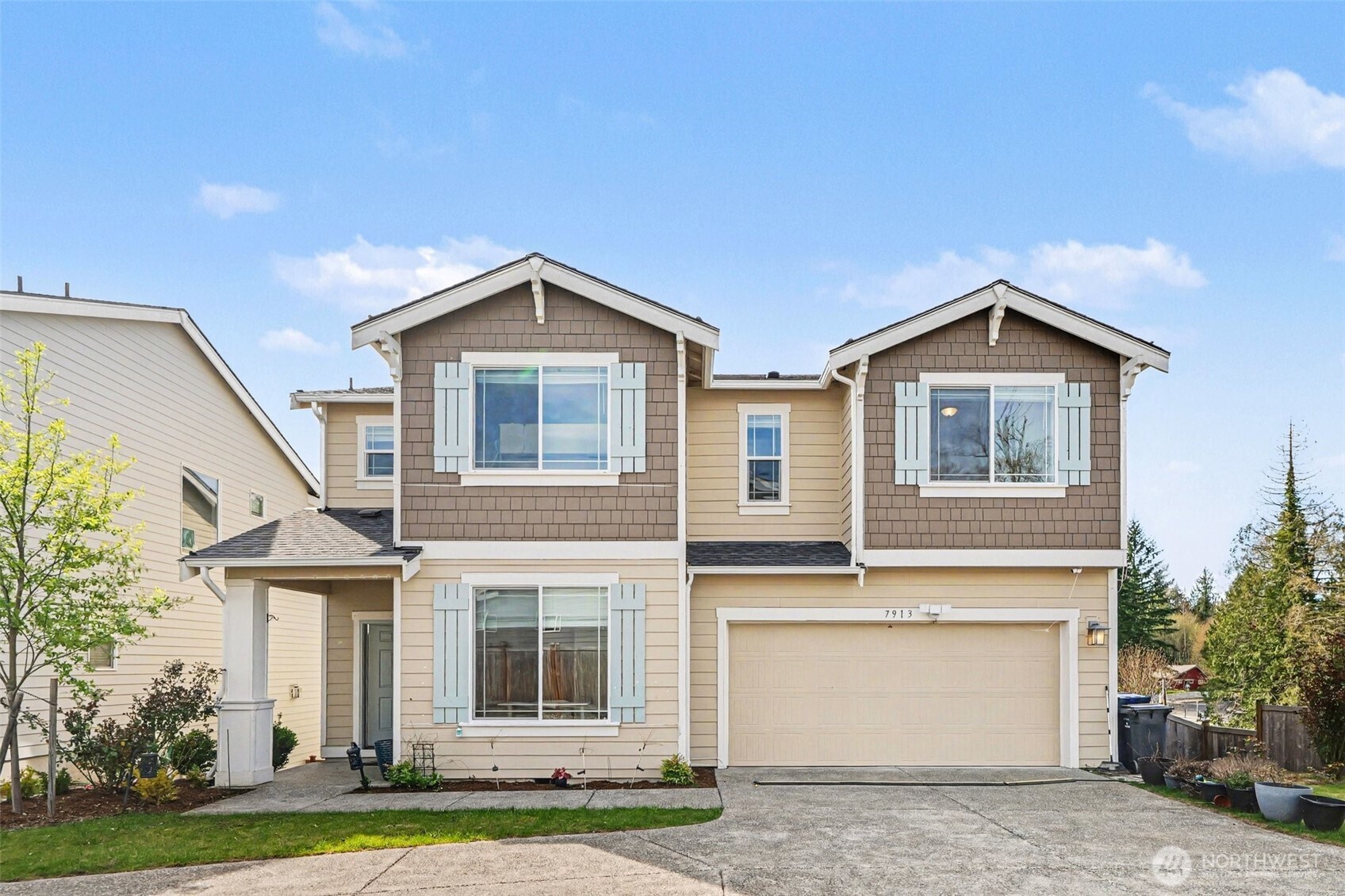 7913 39th Place NE — photo