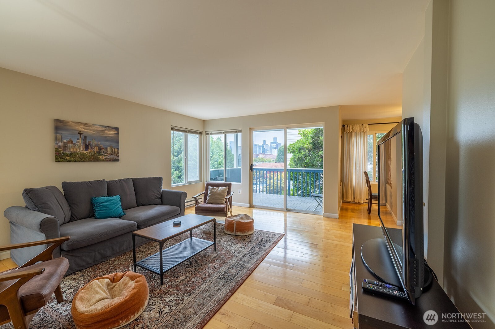 1214 Taylor Avenue N #201 — photo