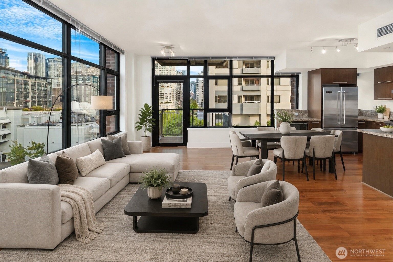 2911 2nd Avenue #902 — photo