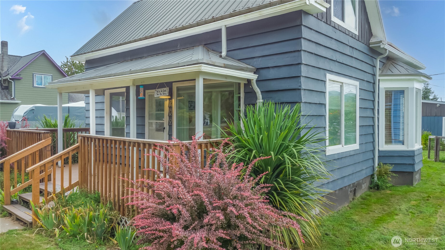 209 E Cowlitz Street — photo