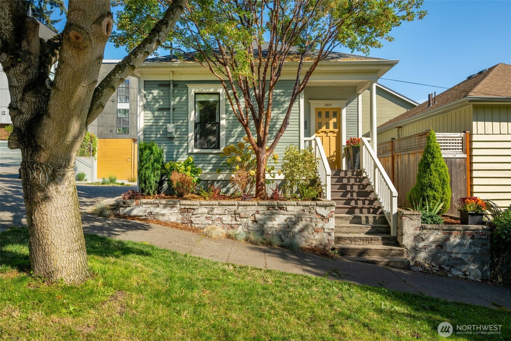 2614 E John Street — photo