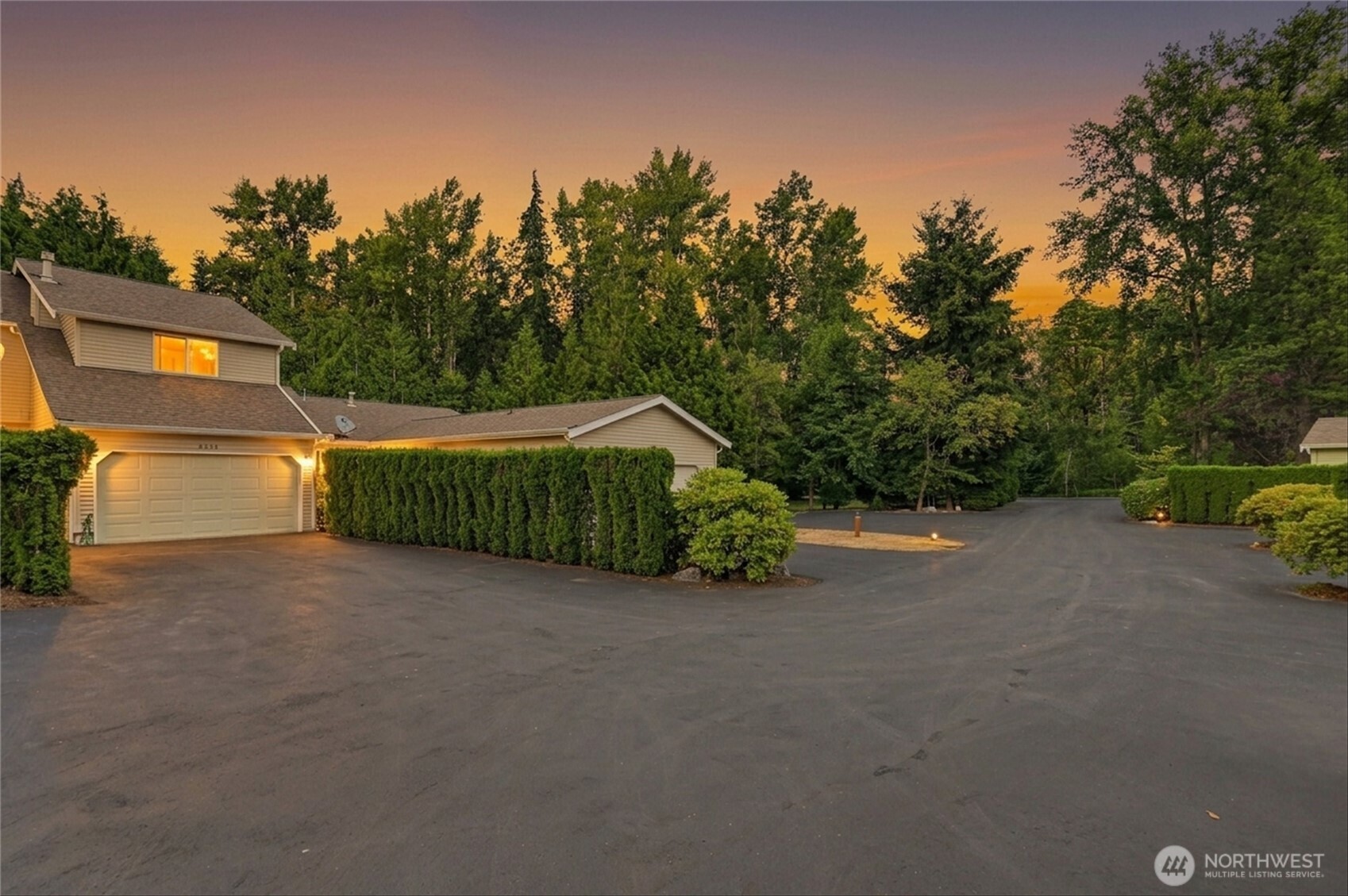 2233 E Birch Street — photo