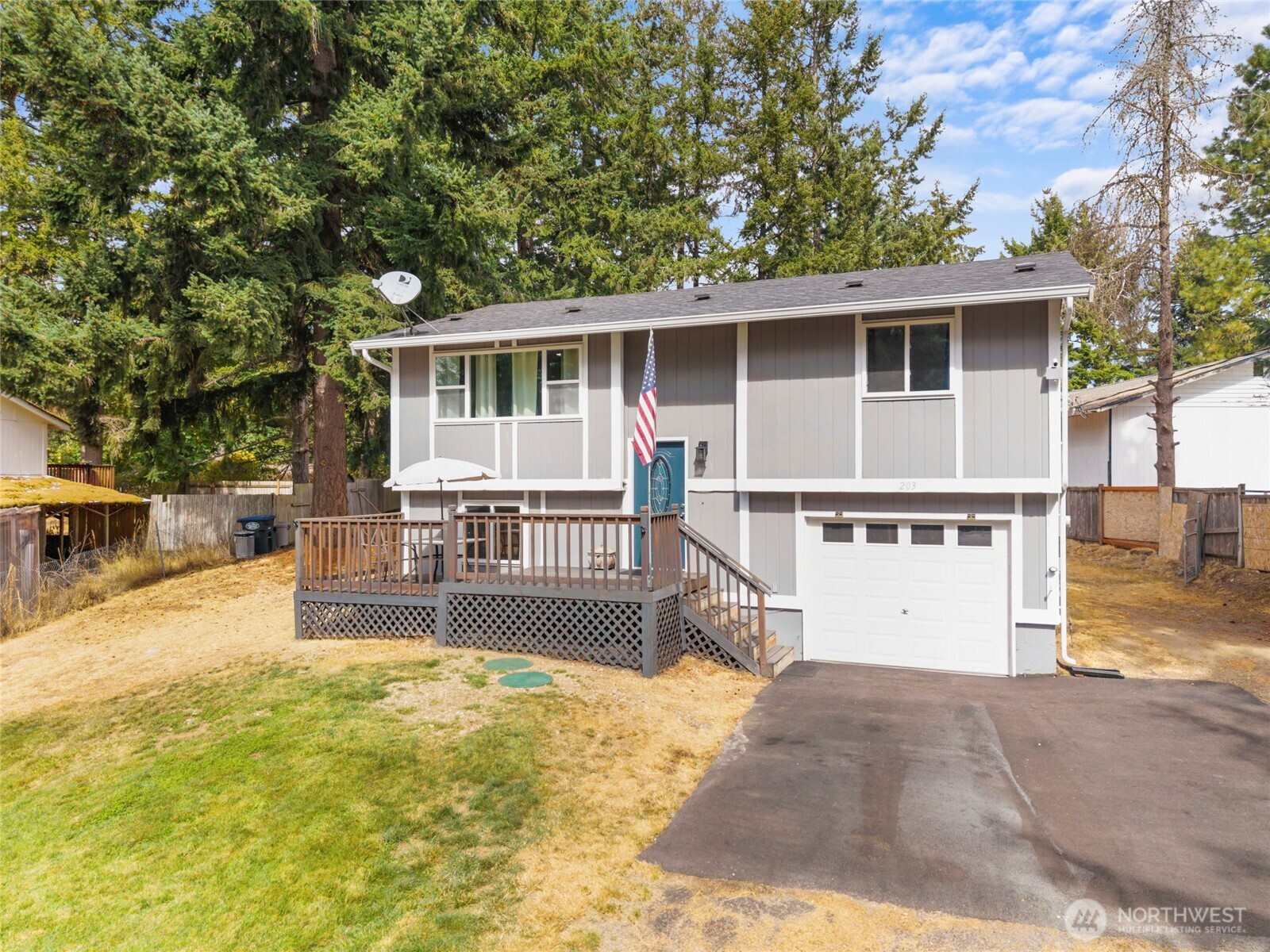 203 W Seattle Street — photo