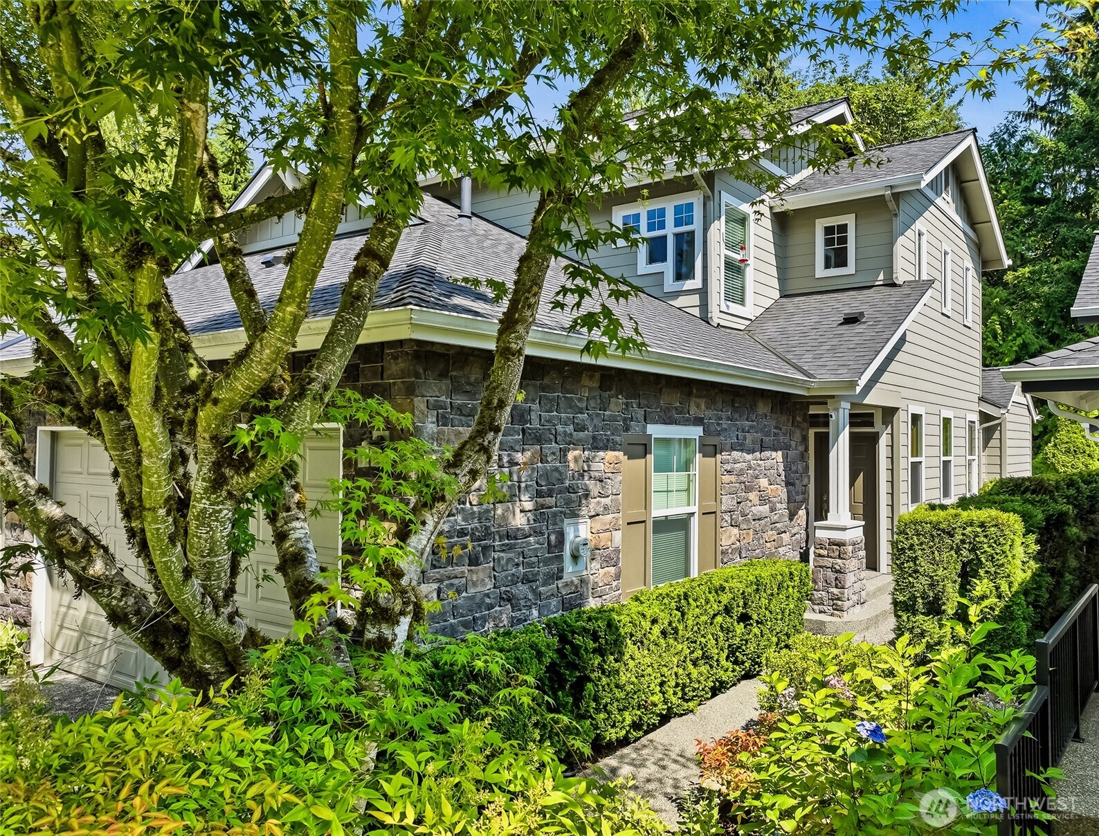 12026 Big Leaf Way NE — photo