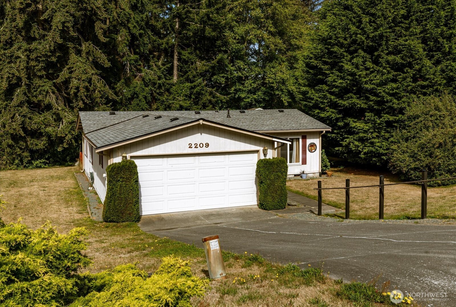 2209 Conniston Way — photo