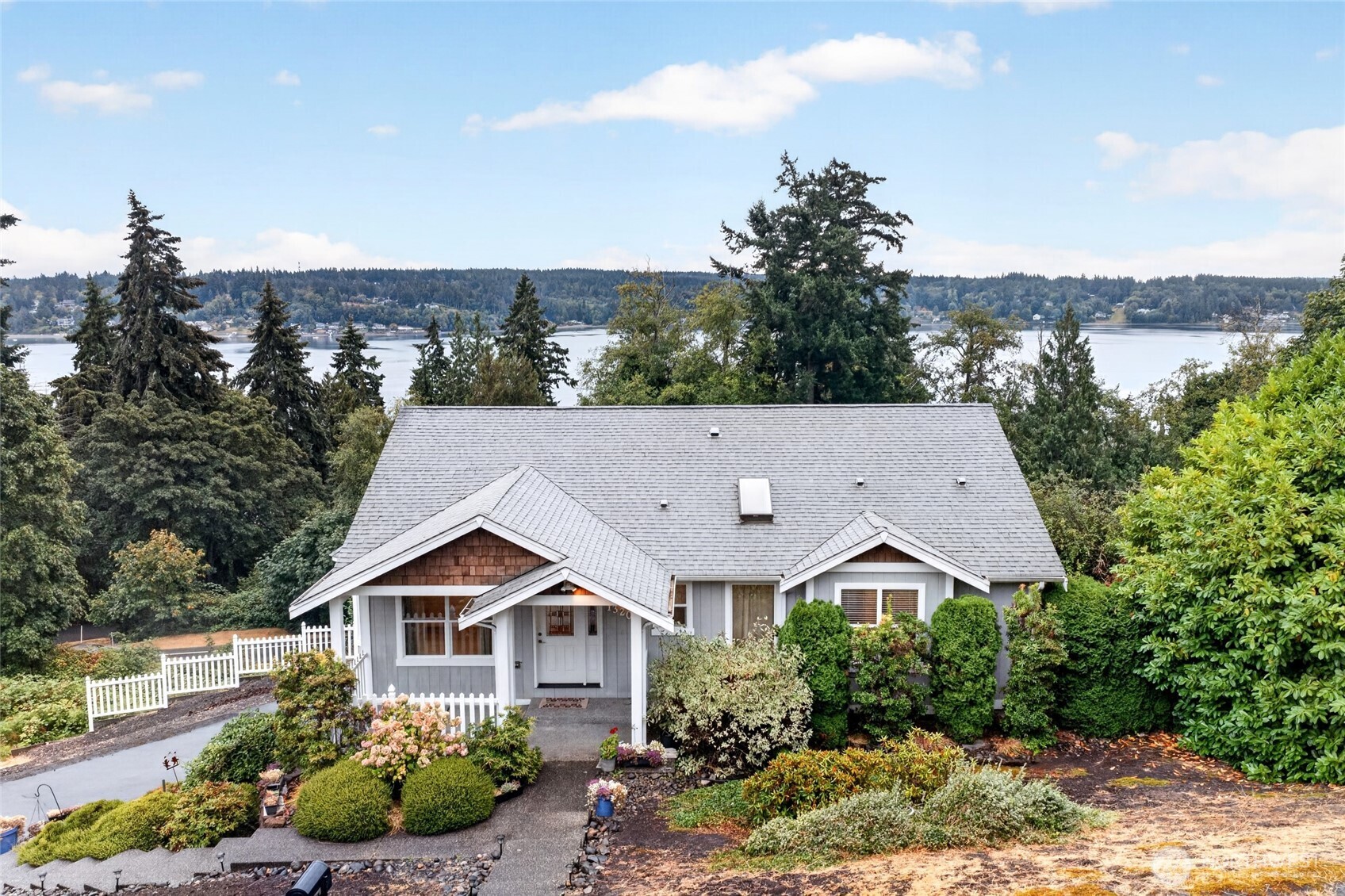13204 Emerald Drive NW — photo