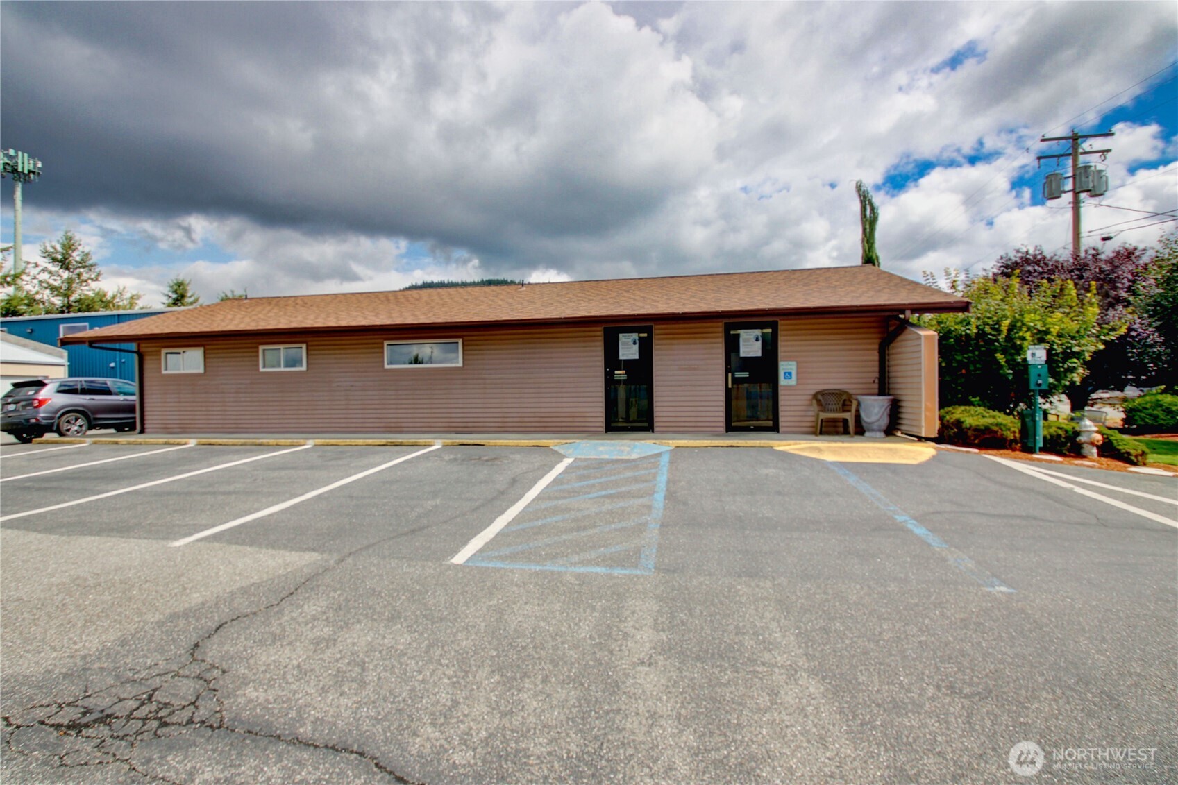 1105 Dale Lane — photo