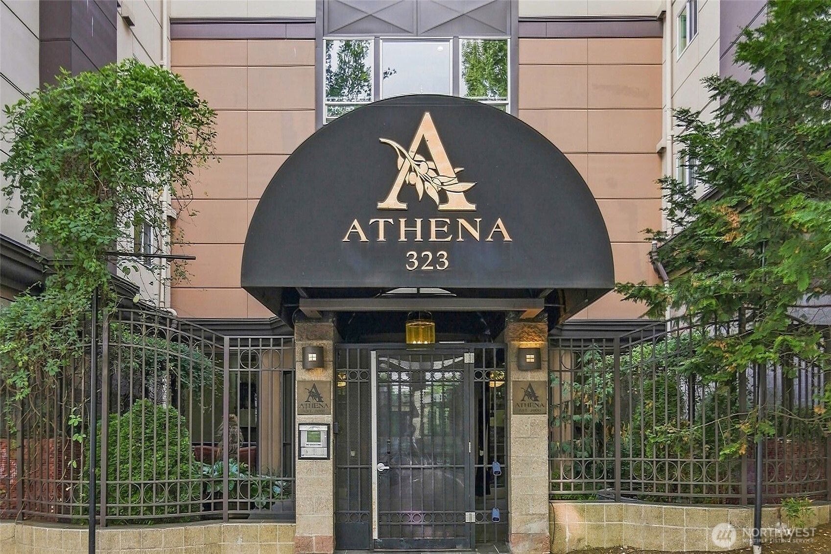 323 Queen Anne Avenue N #510 — photo