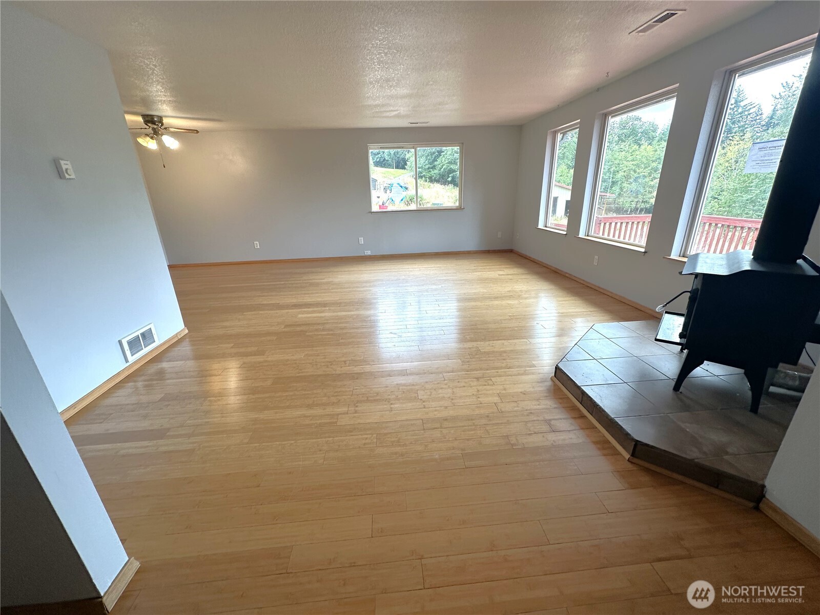 208 Vogel Road, Castle Rock, WA 98611 — photo 2