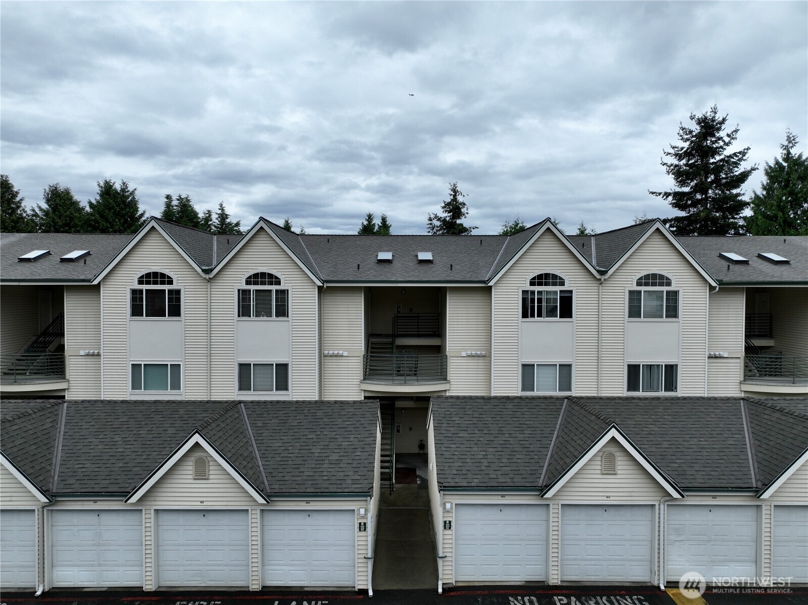440 Maple Avenue SW #B303 — photo
