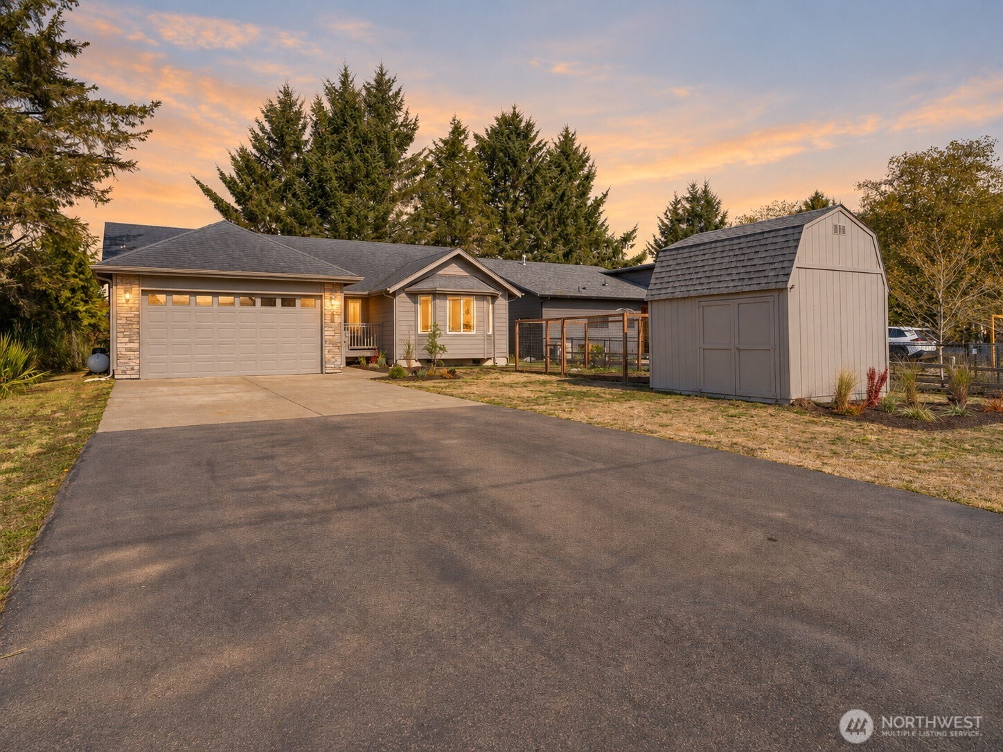 641 Olallie Circle SE — photo