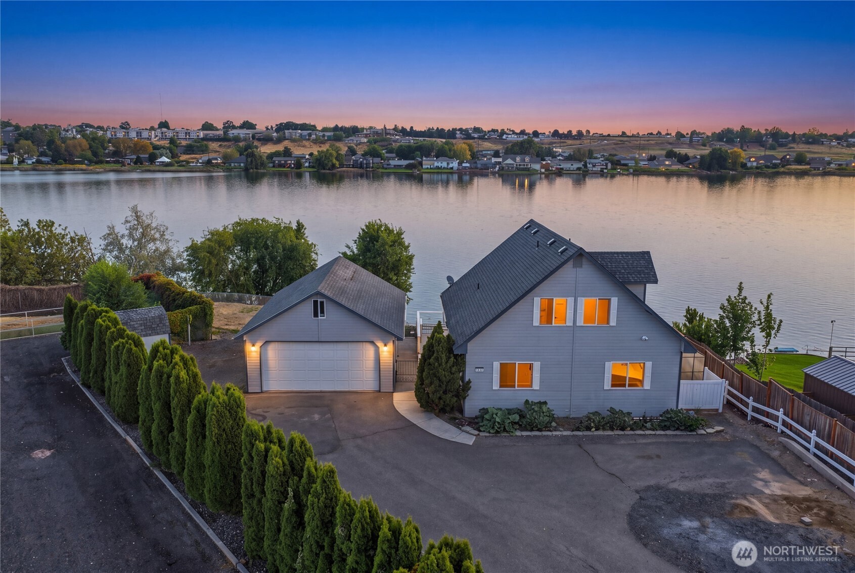 1317 W Lakeside Drive — photo