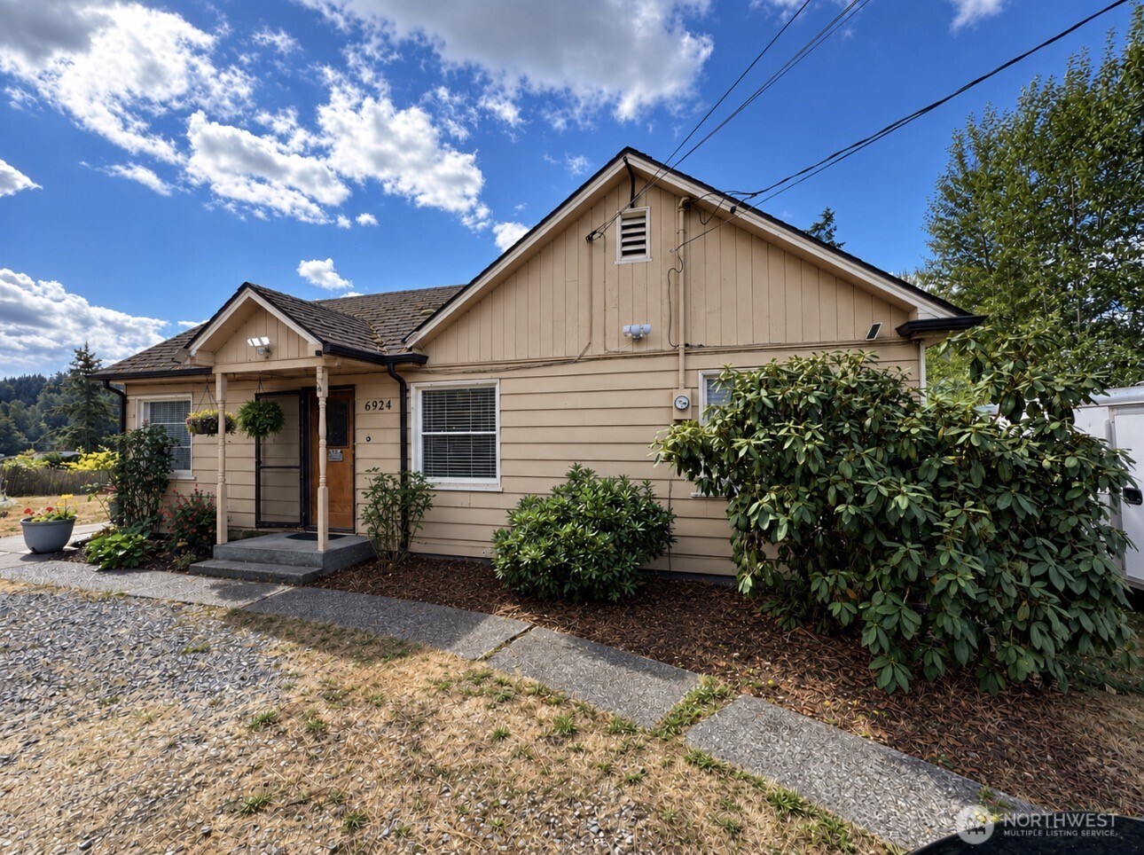 6924 Johnson Road NE — photo