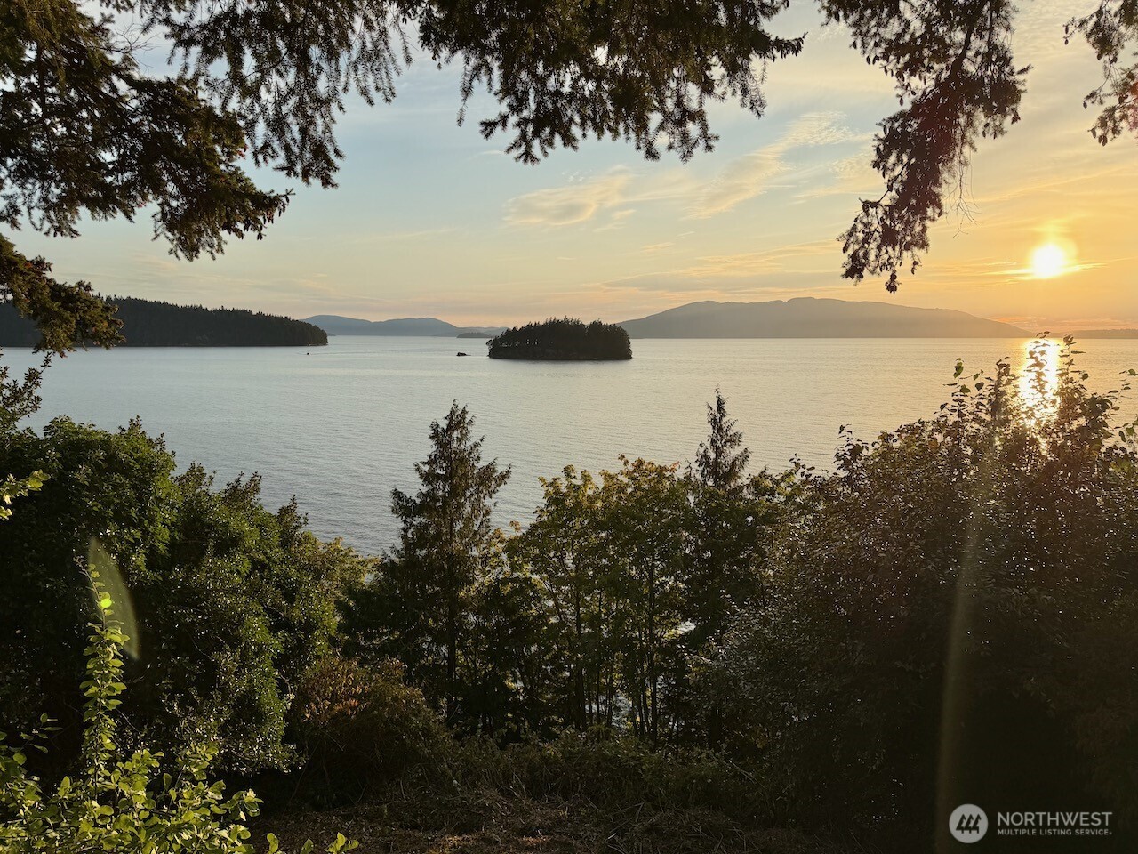 1083 Chuckanut Drive — photo