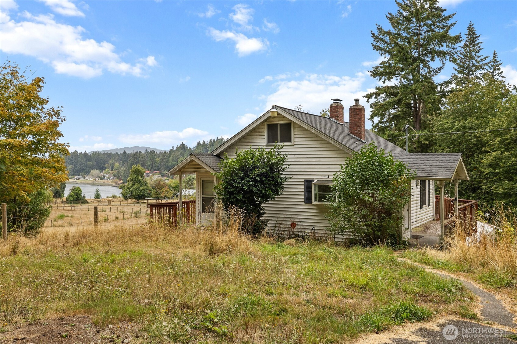 4125 Tracyton Beach Road NW — photo