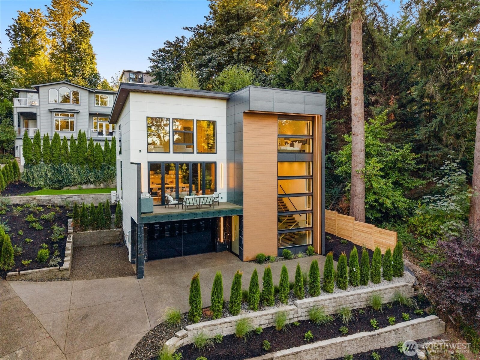 16127 SE 44th Way — photo