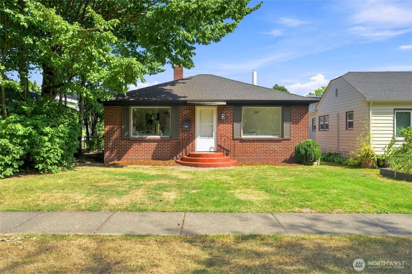 2216 Elizabeth Street — photo