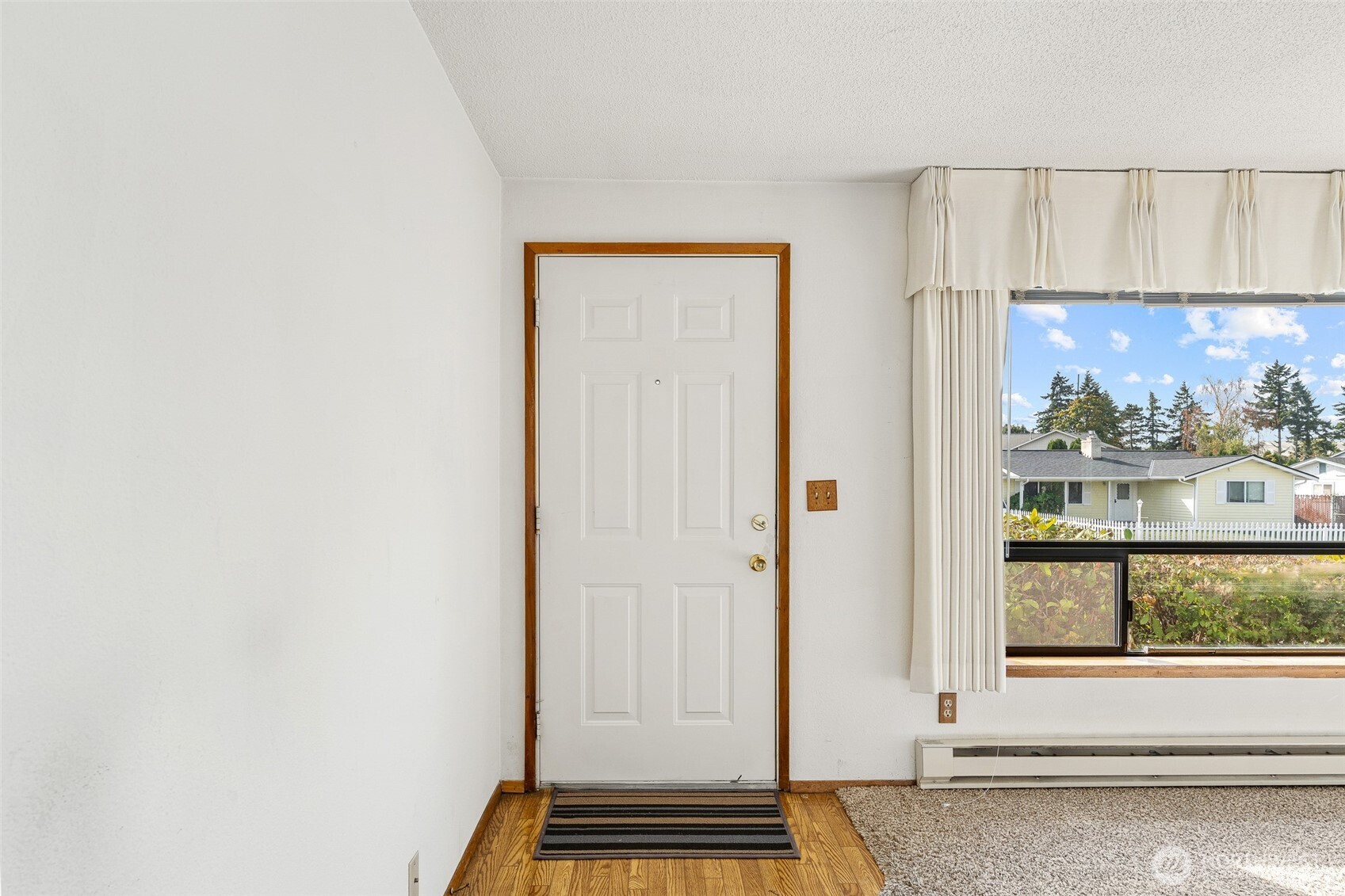 Home in Tacoma, WA 98409 — photo 2