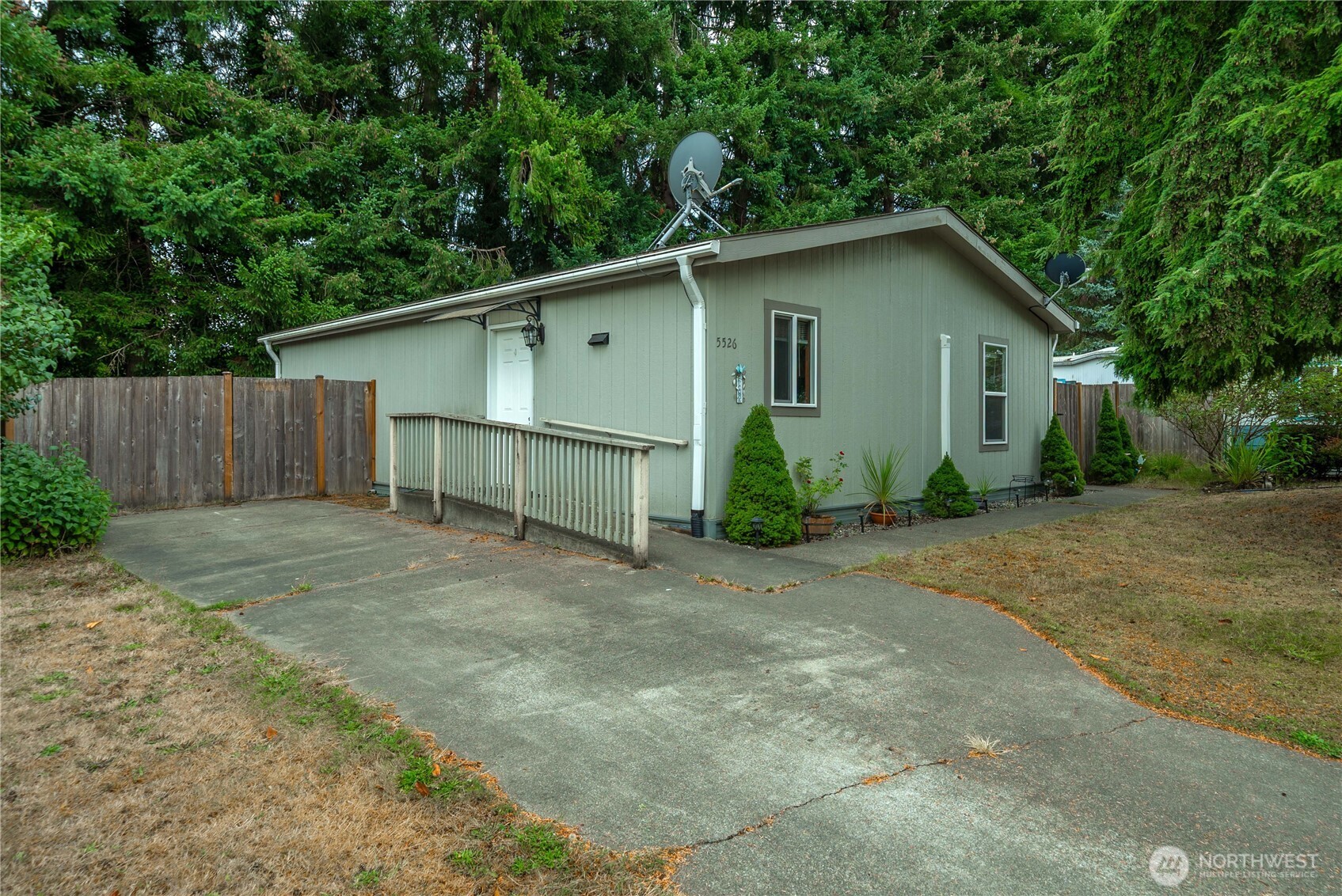 5526 Yakima Lane — photo