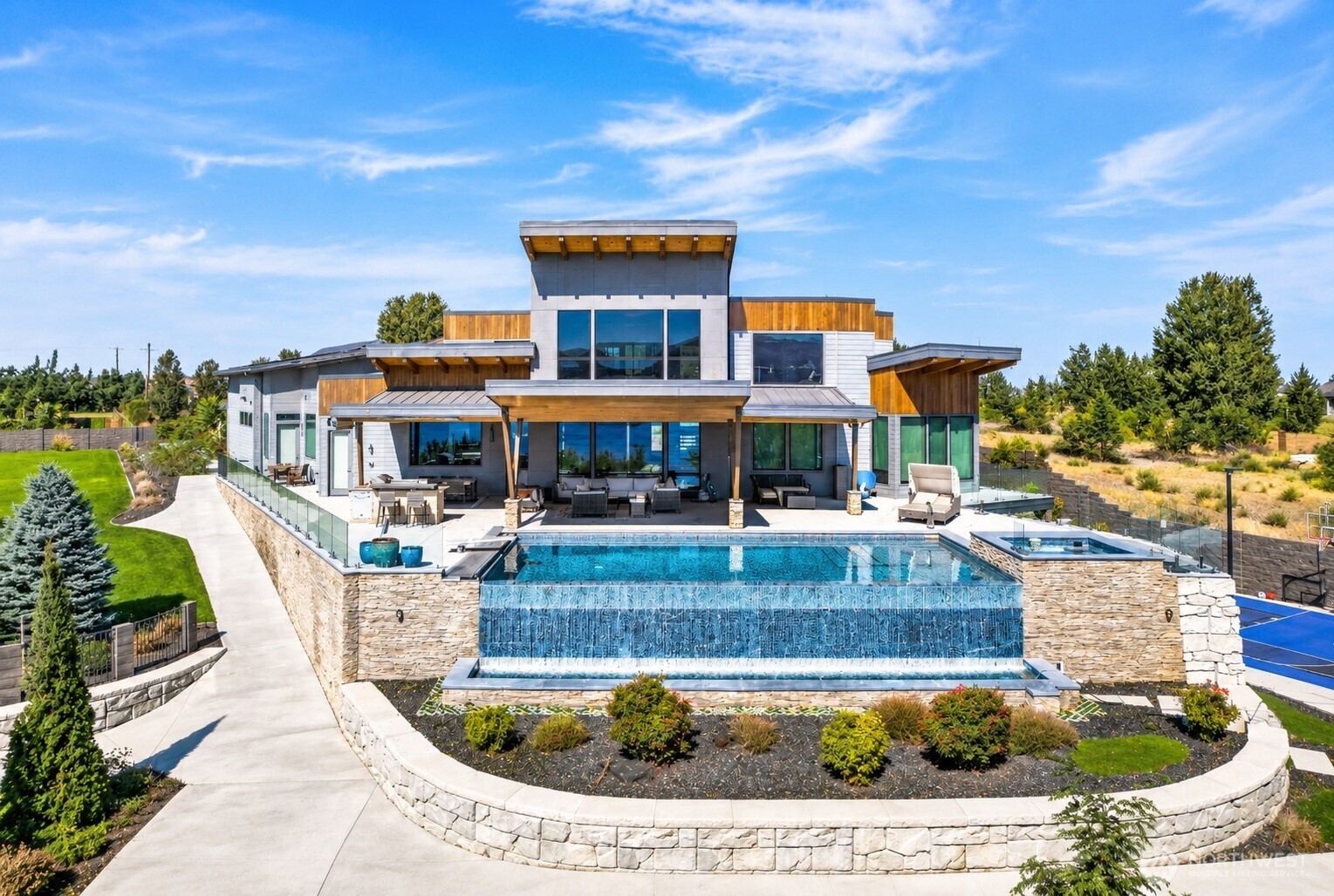 4612 Shoreline Court — photo