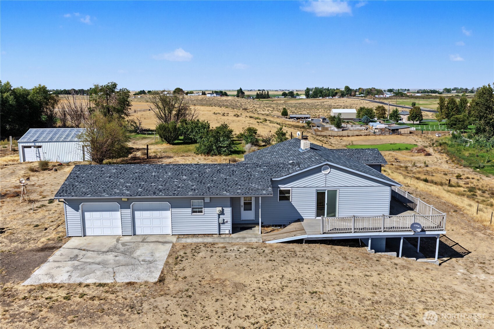 4874 NE Road 3 — photo