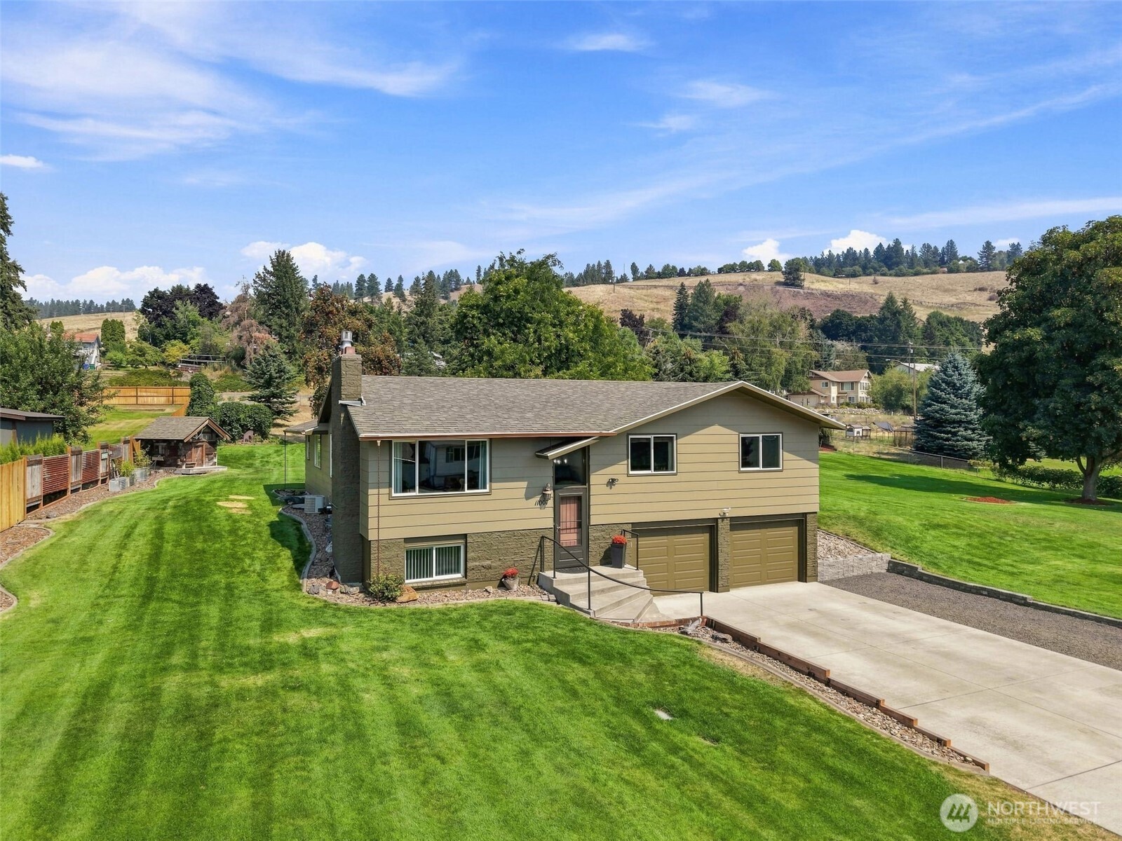 11007 E Rockwell Ave — photo