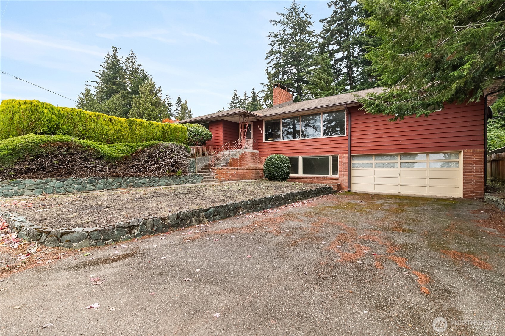 701 Highland Drive — photo