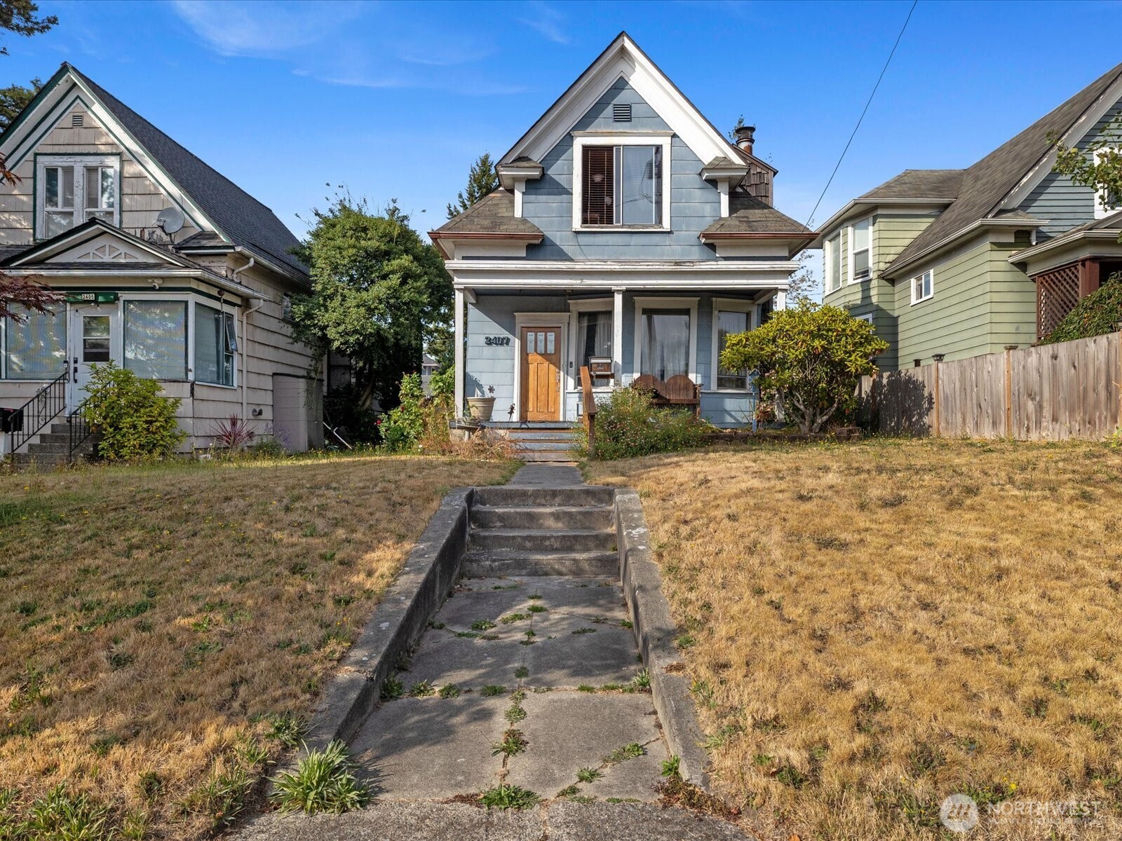 2407 Everett Avenue — photo